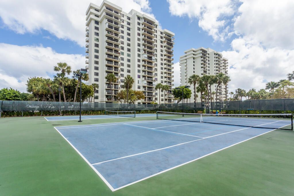 2001 N Ocean Boulevard, Unit 305, Boca Raton, FL 33431 Photo
