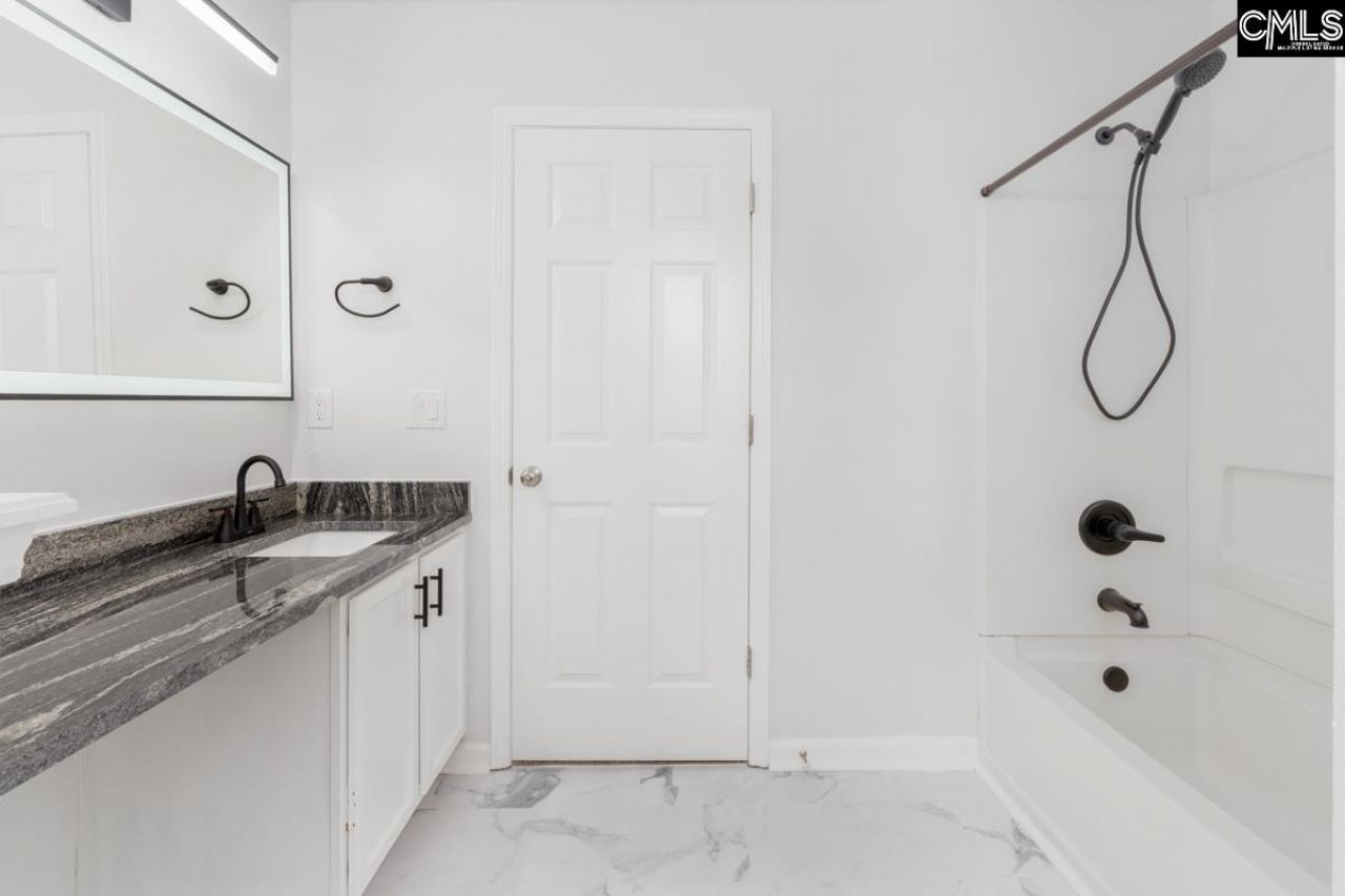 1021 Aderley Oak Drive Photo 11