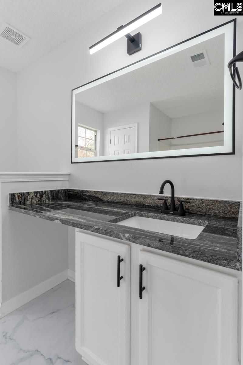 1021 Aderley Oak Drive Photo 5