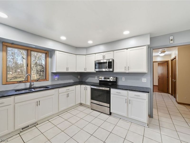 19649 Sagamore Road , Walton Hills, OH 44146 Photo 11