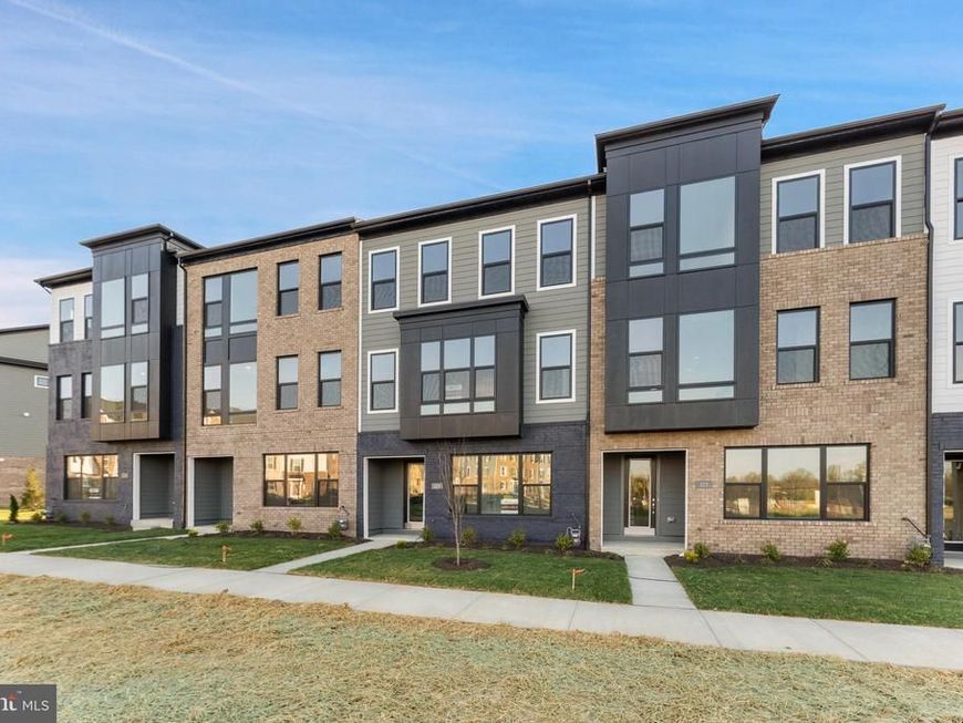 125 Summit Point Boulevard, Unit 13-J, Bowie, MD 20716 Main Photo