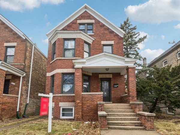 8548 S Manistee Avenue , Chicago, IL 60617