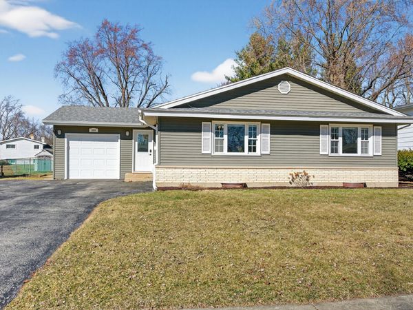 380 Dartmoor Drive , Crystal Lake, IL 60014