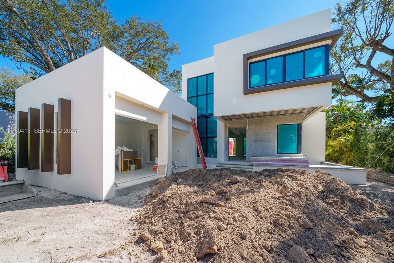 820 NE 111th St , Biscayne Park, FL 33161 Photo