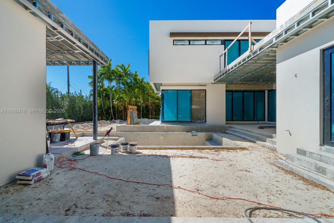 820 NE 111th St , Biscayne Park, FL 33161 Photo