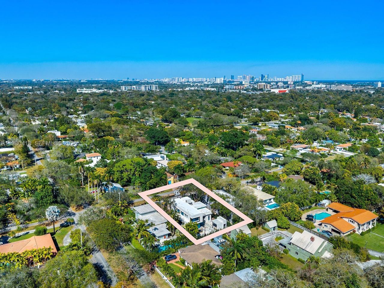 820 NE 111th St , Biscayne Park, FL 33161 Photo