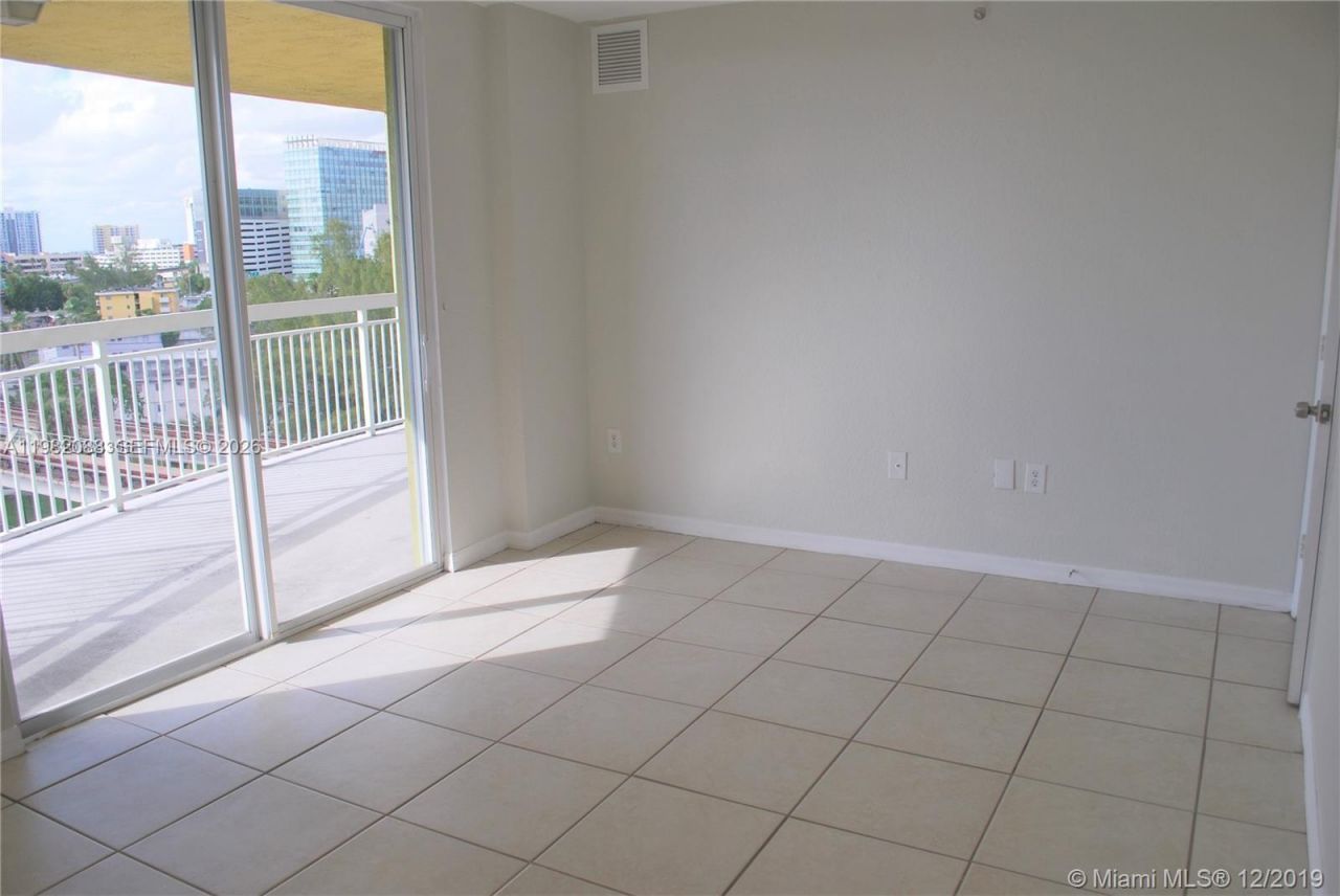 816 NW 11th St, Unit 801, Miami, FL 33136 Photo