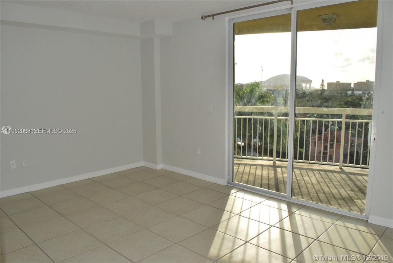 816 NW 11th St, Unit 801, Miami, FL 33136 Photo