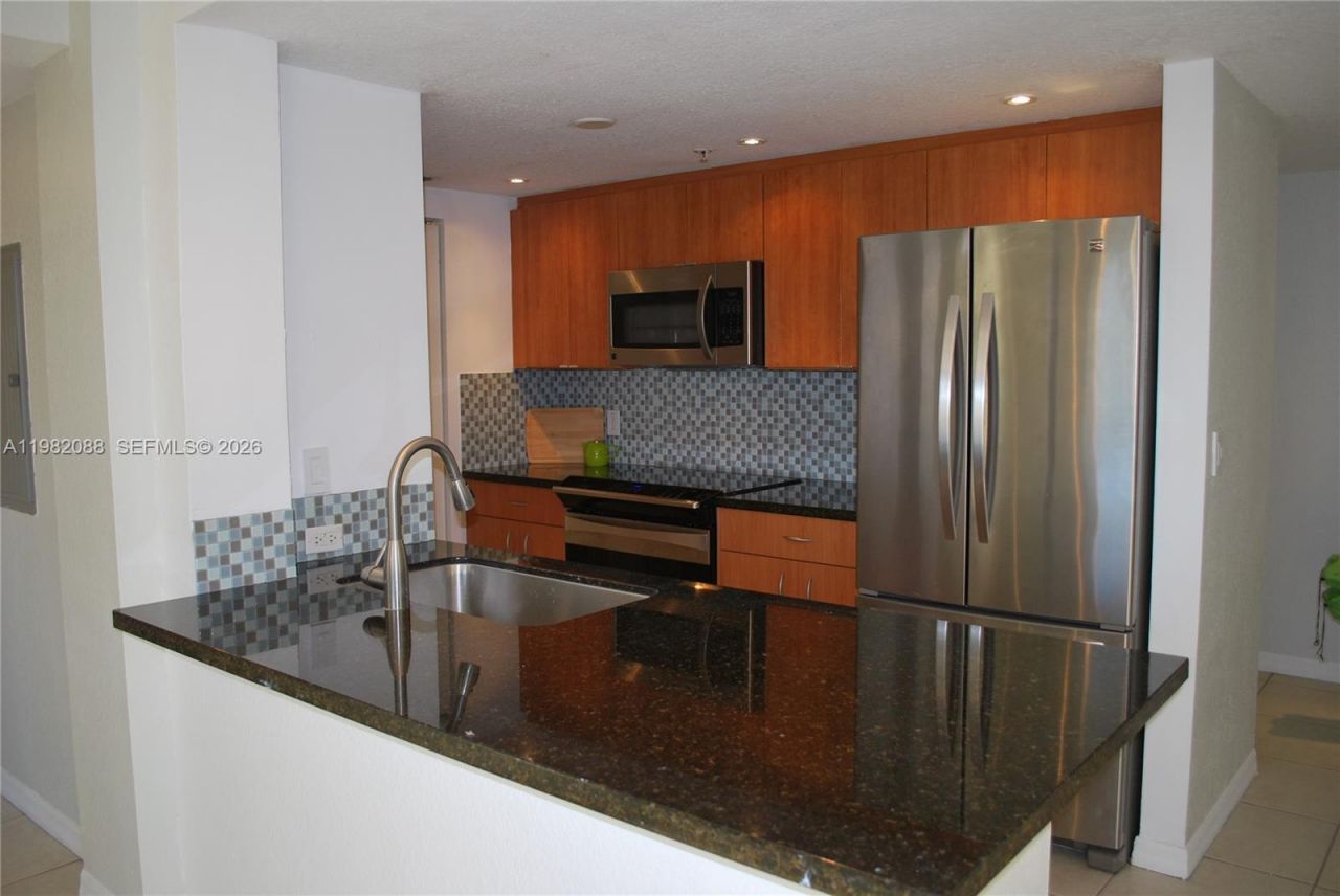 816 NW 11th St, Unit 801, Miami, FL 33136 Photo