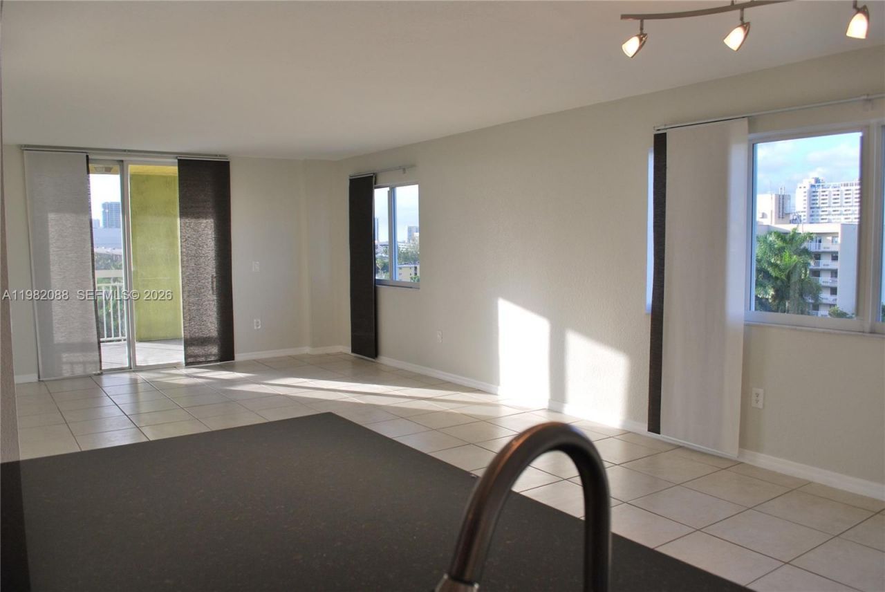 816 NW 11th St, Unit 801, Miami, FL 33136 Photo