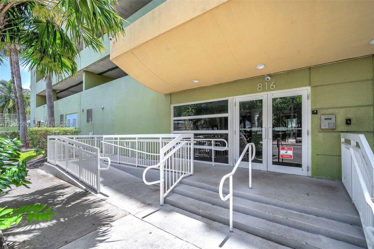 816 NW 11th St, Unit 801, Miami, FL 33136 Photo