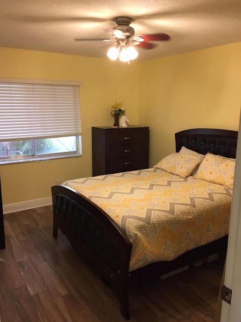 8421 SW 28th St , Davie, FL 33328 Photo