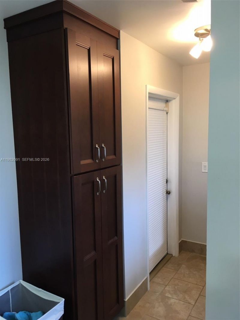 8421 SW 28th St , Davie, FL 33328 Photo