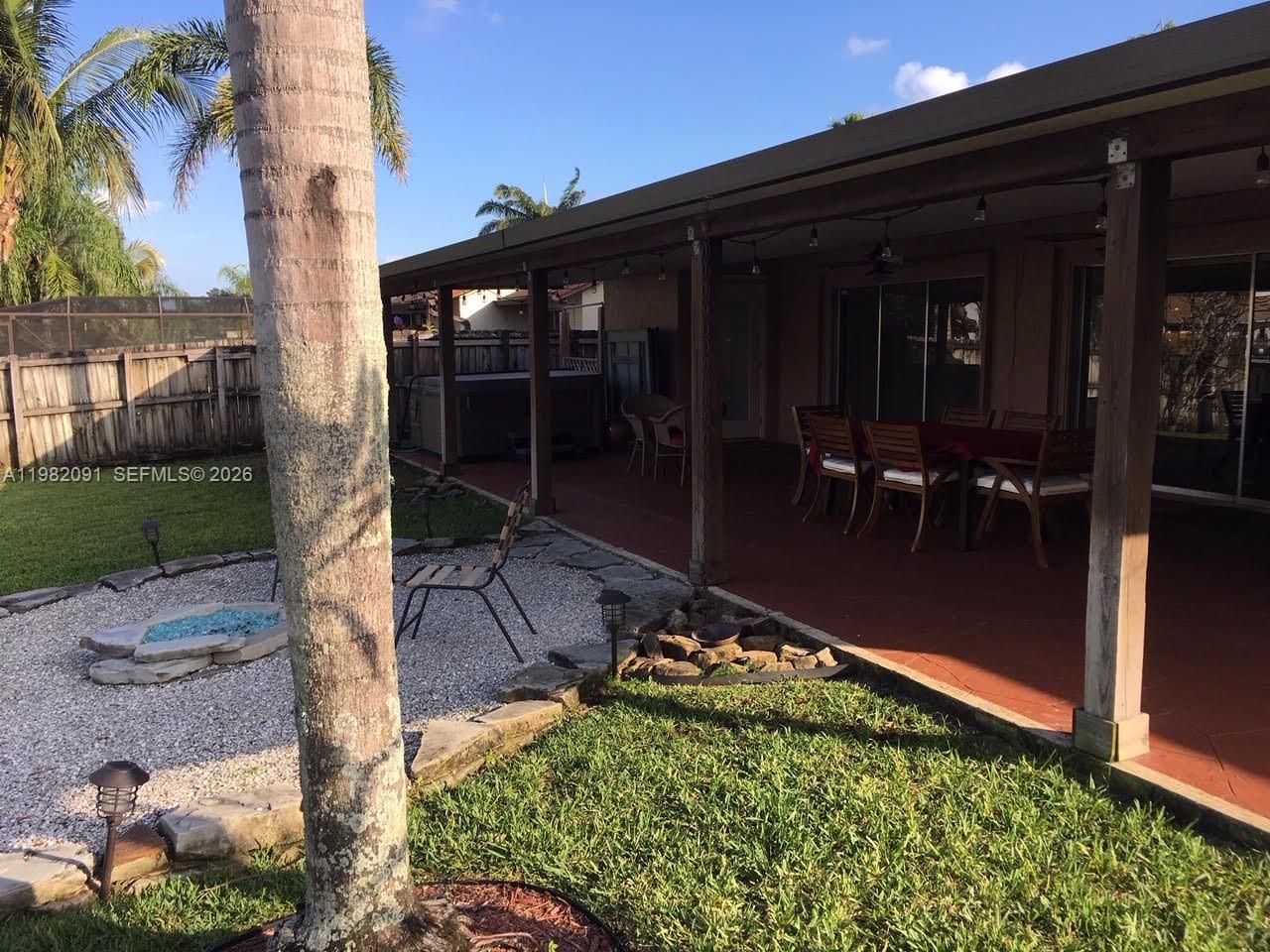 8421 SW 28th St , Davie, FL 33328 Photo