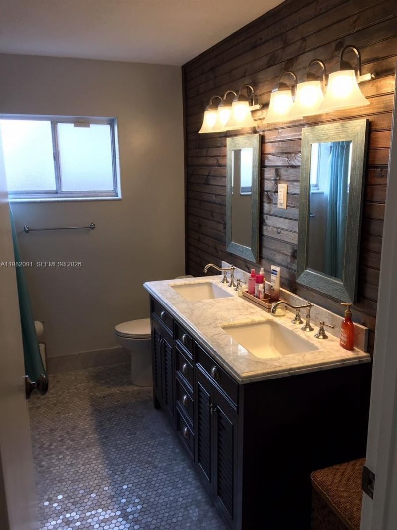 8421 SW 28th St , Davie, FL 33328 Photo