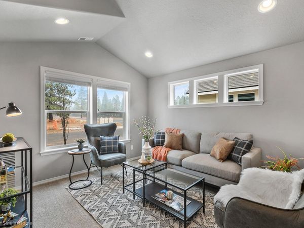 2821 NW Sterling Drive, Redmond, OR 97756