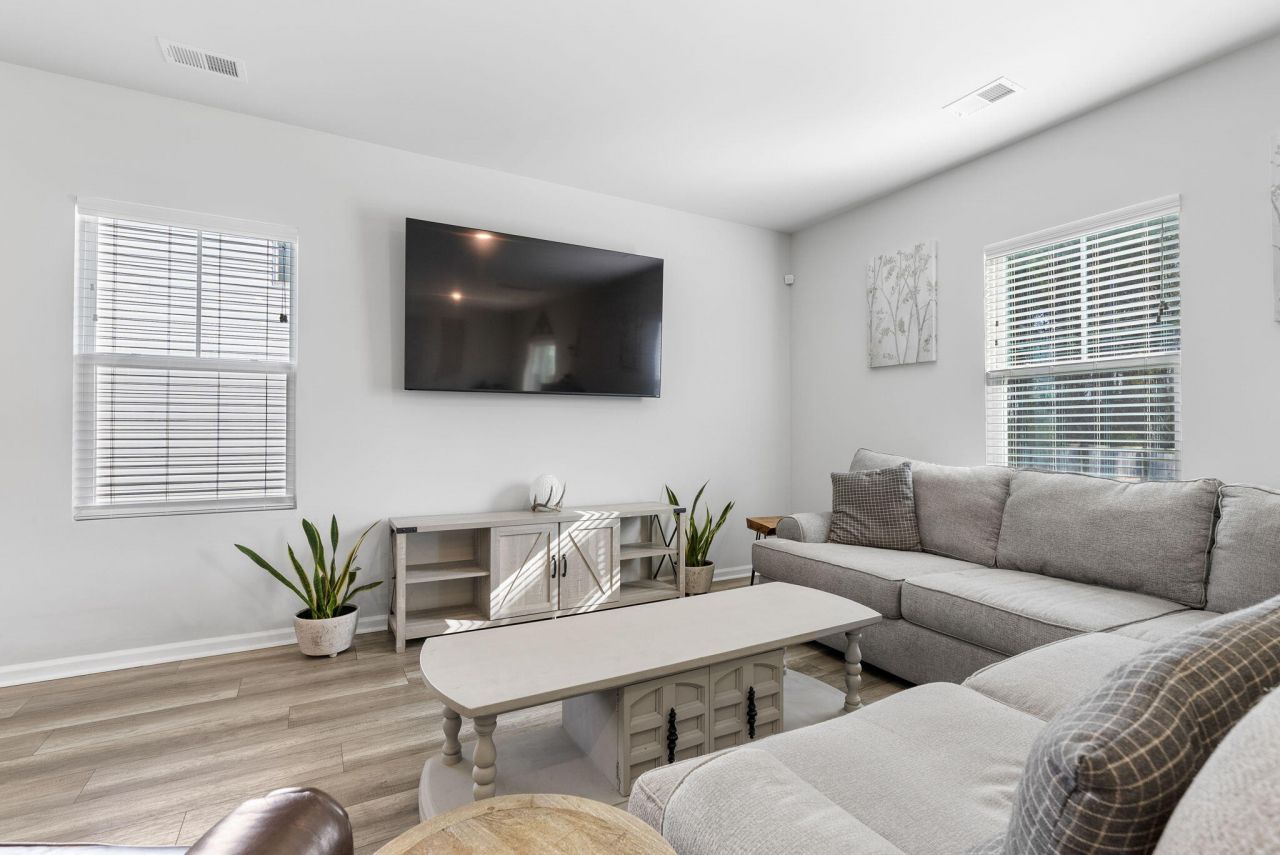 581 Spanish Wells Road Photo 8