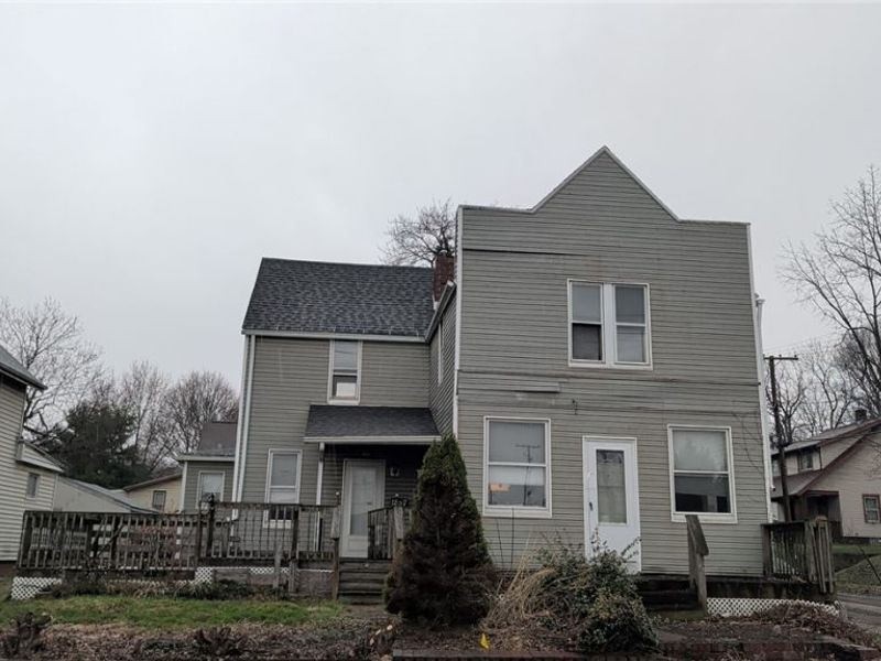 1857 Maple Avenue NE, Canton, OH 44705 Photo 1