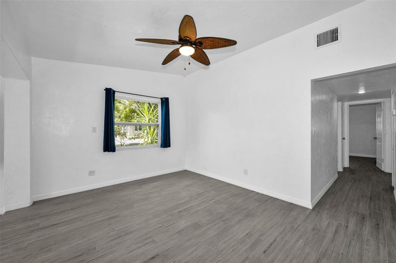 5901 10th Street N, Saint Petersburg, FL 33703 Photo