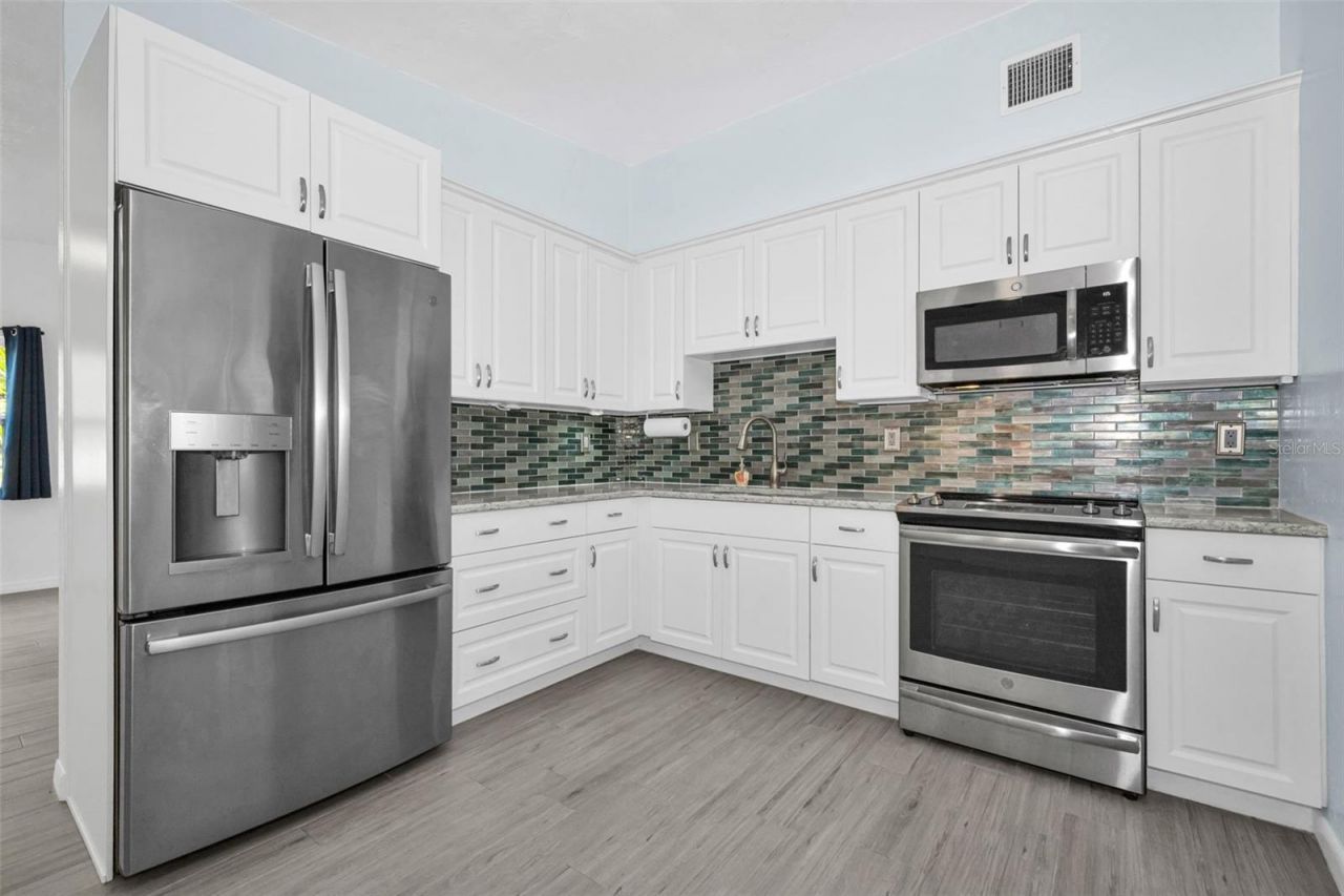 5901 10th Street N, Saint Petersburg, FL 33703 Photo