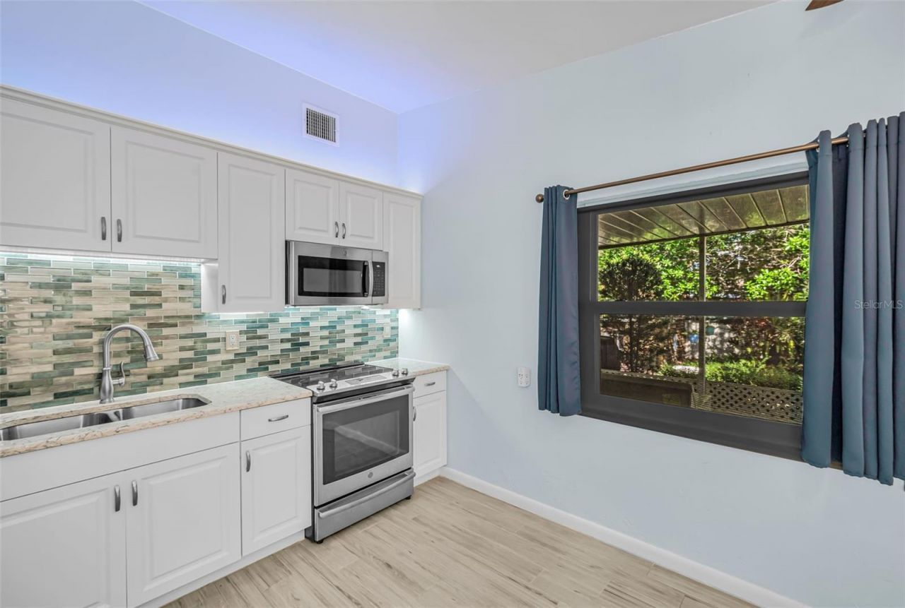 5901 10th Street N, Saint Petersburg, FL 33703 Photo