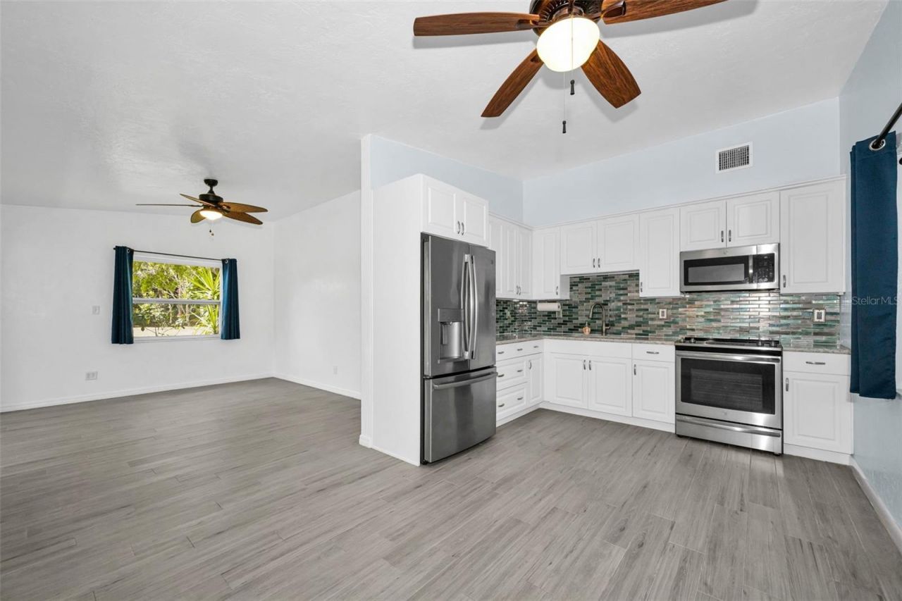 5901 10th Street N, Saint Petersburg, FL 33703 Photo