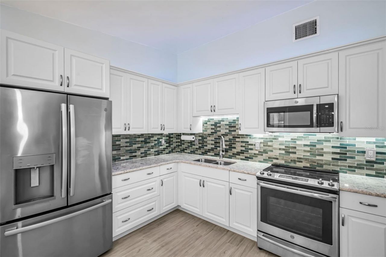 5901 10th Street N, Saint Petersburg, FL 33703 Photo