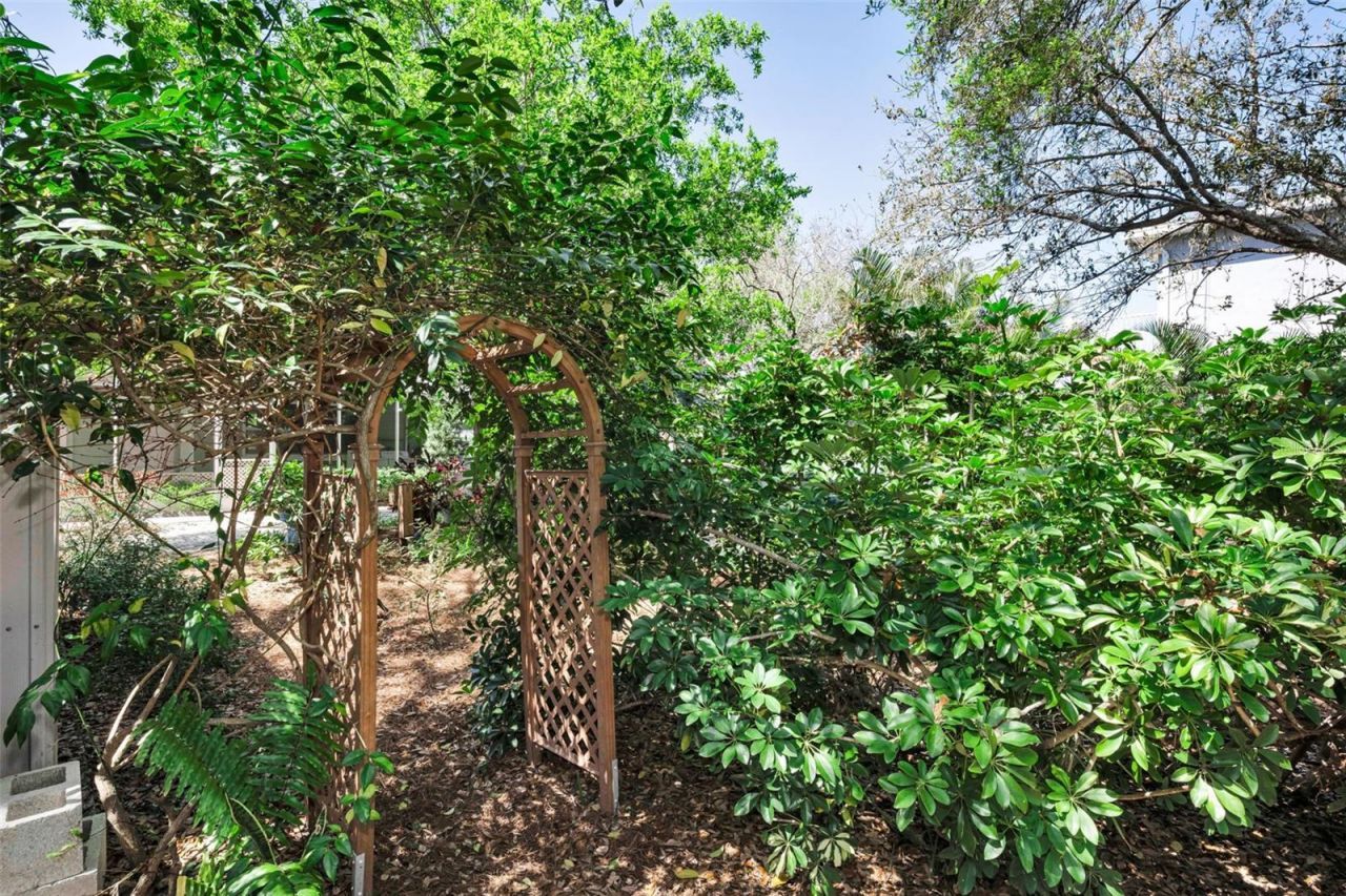 5901 10th Street N, Saint Petersburg, FL 33703 Photo