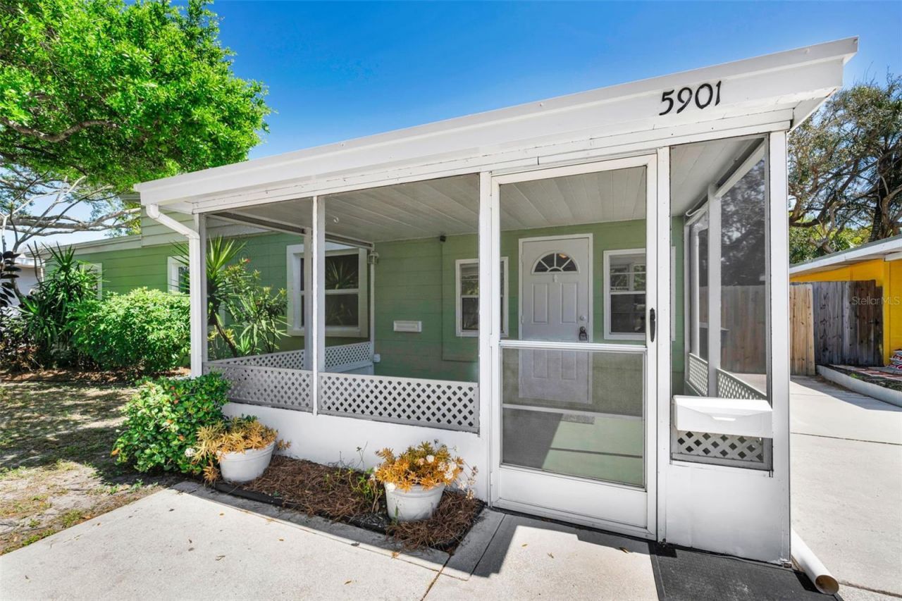 5901 10th Street N, Saint Petersburg, FL 33703 Photo
