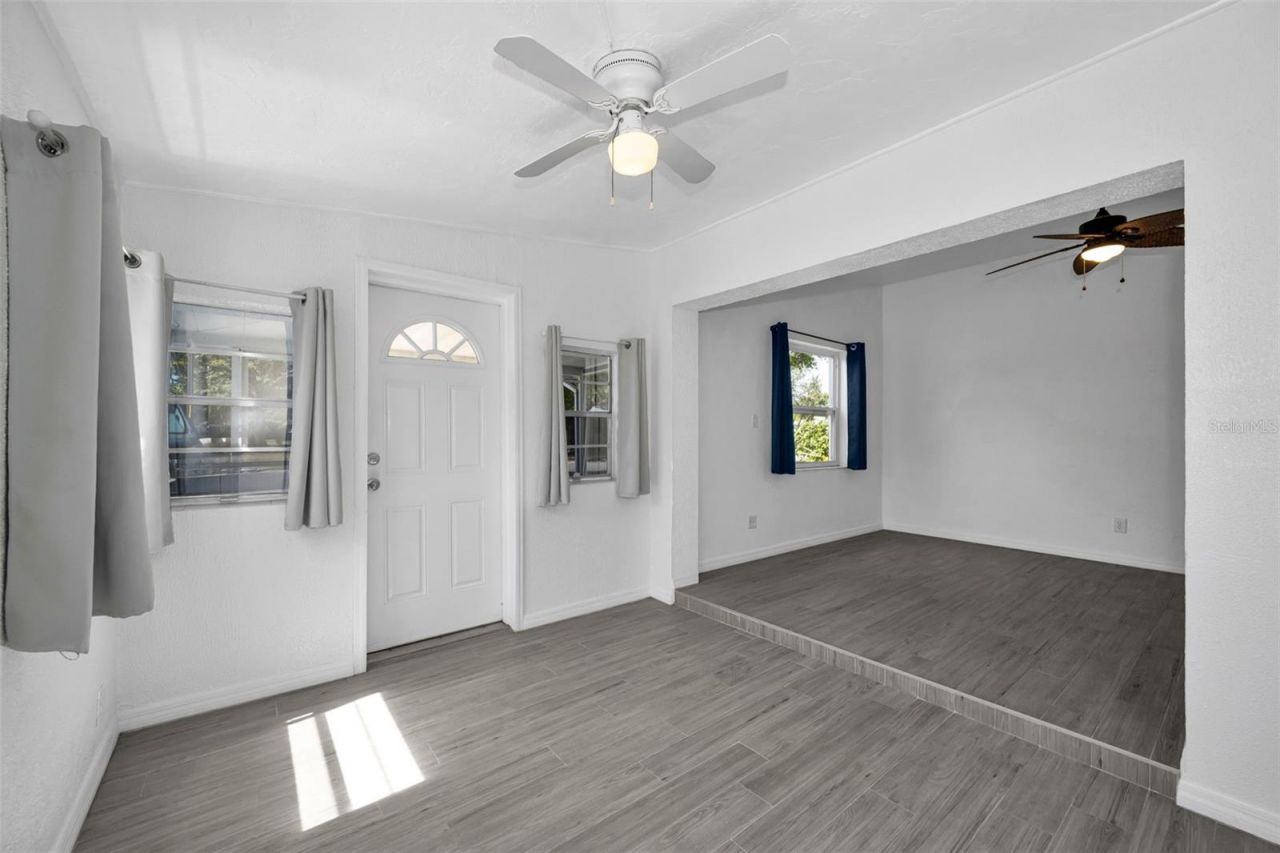 5901 10th Street N, Saint Petersburg, FL 33703 Photo