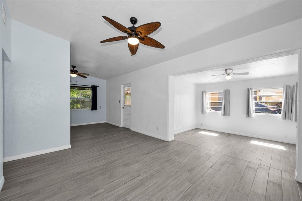 5901 10th Street N, Saint Petersburg, FL 33703 Photo