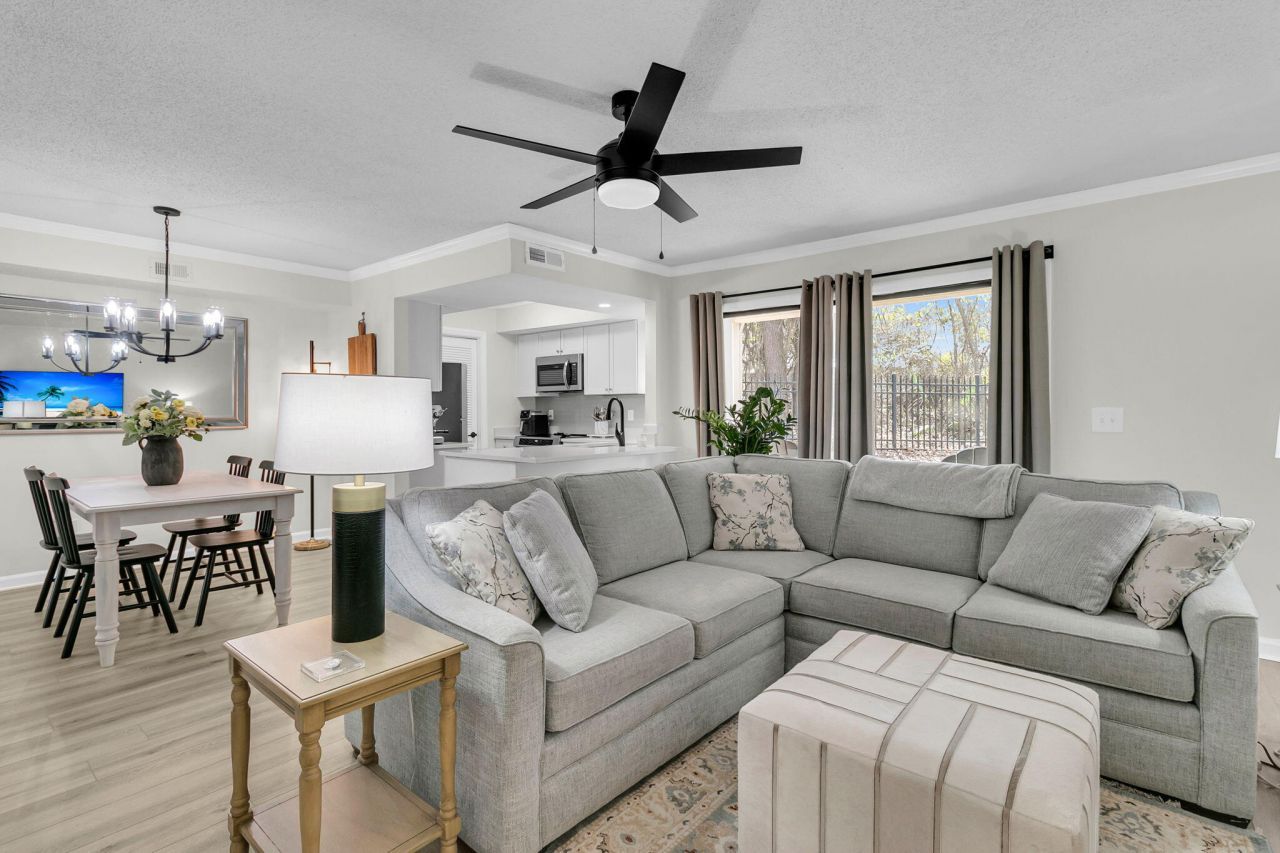 1860 Montclair Drive Photo 1