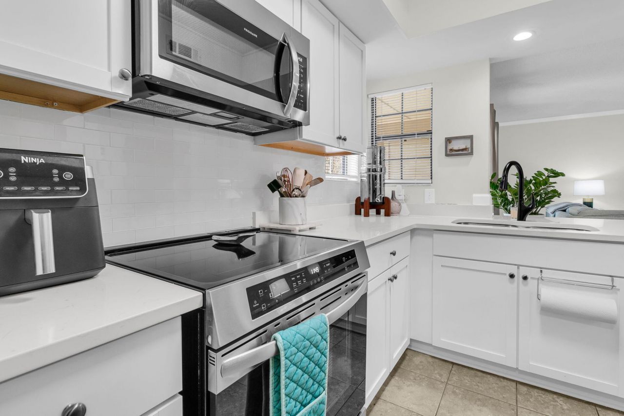 1860 Montclair Drive Photo 13