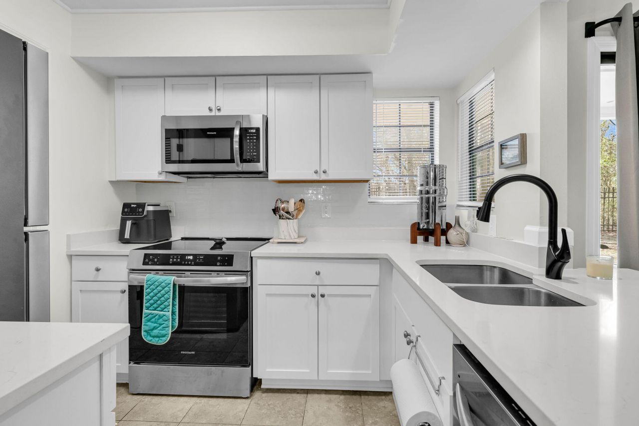 1860 Montclair Drive Photo 14