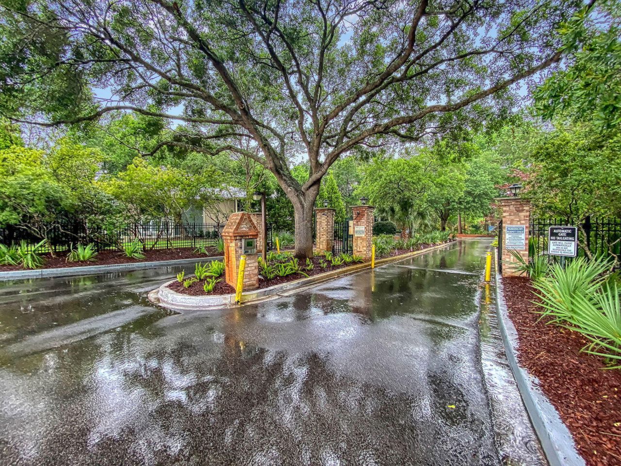 1860 Montclair Drive Photo 32