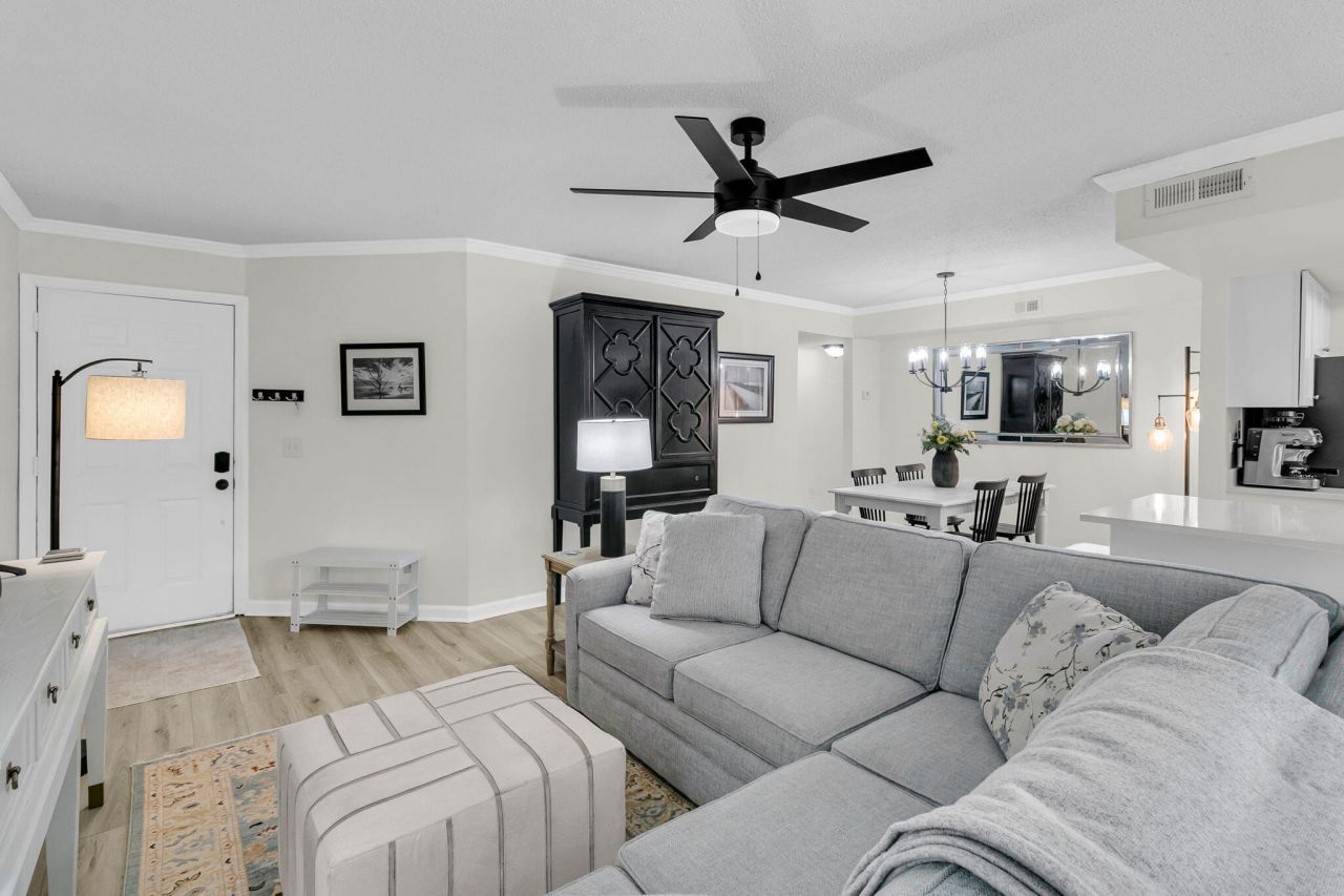 1860 Montclair Drive Photo 6