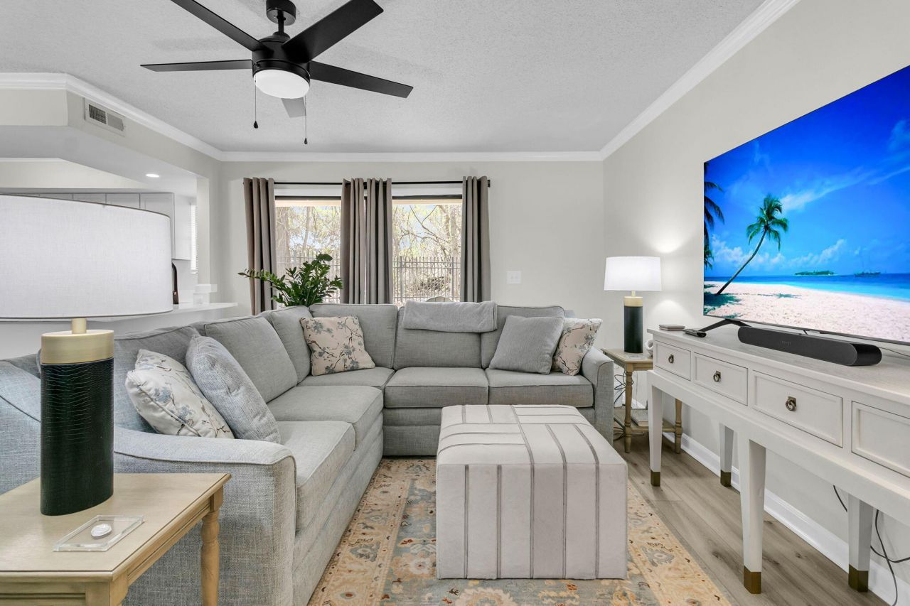 1860 Montclair Drive Photo 7