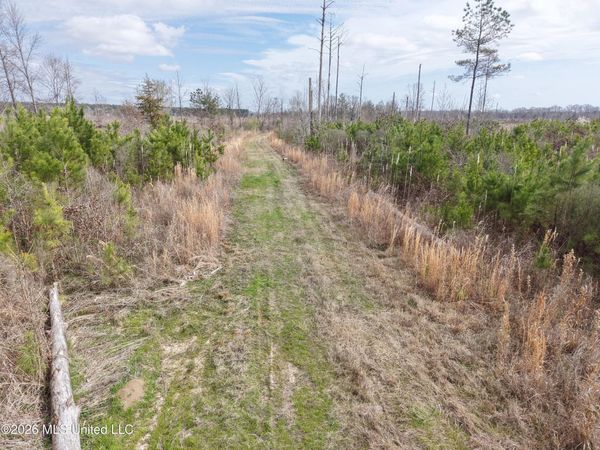 002 Reed Road, Starkville, MS 39759