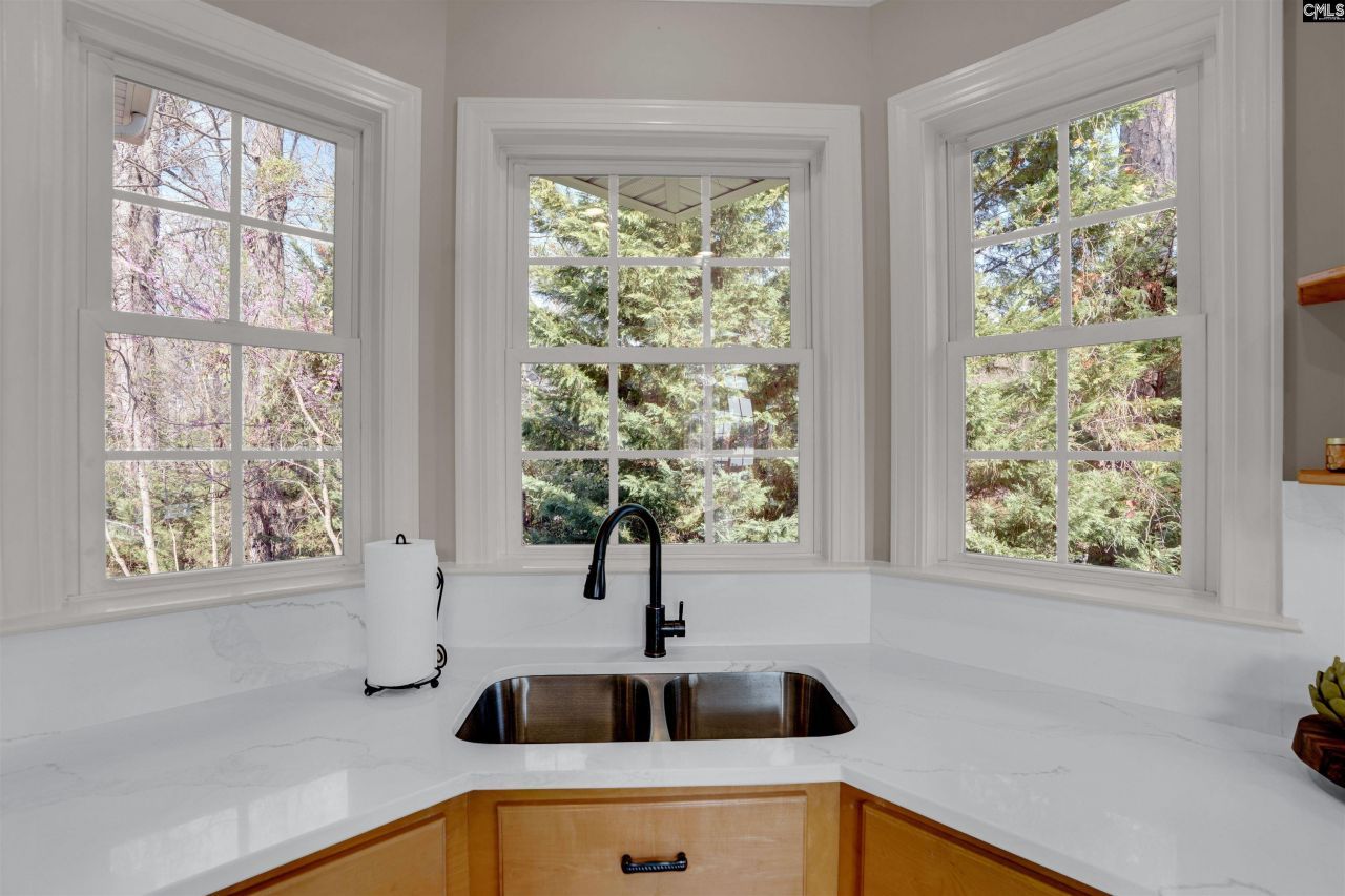 1081 Point View Road Photo 14