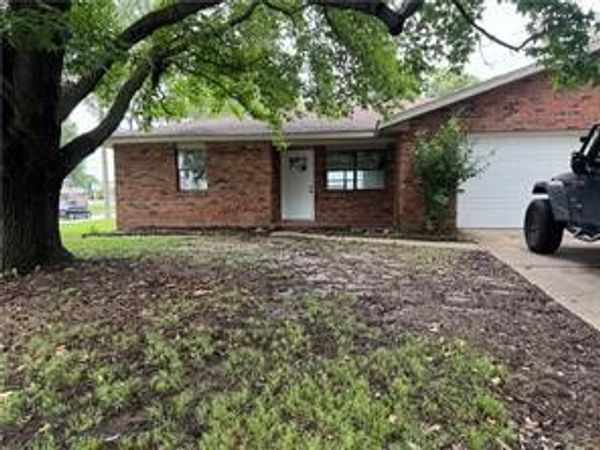 2700 McMillan Drive, Springdale, AR 72762