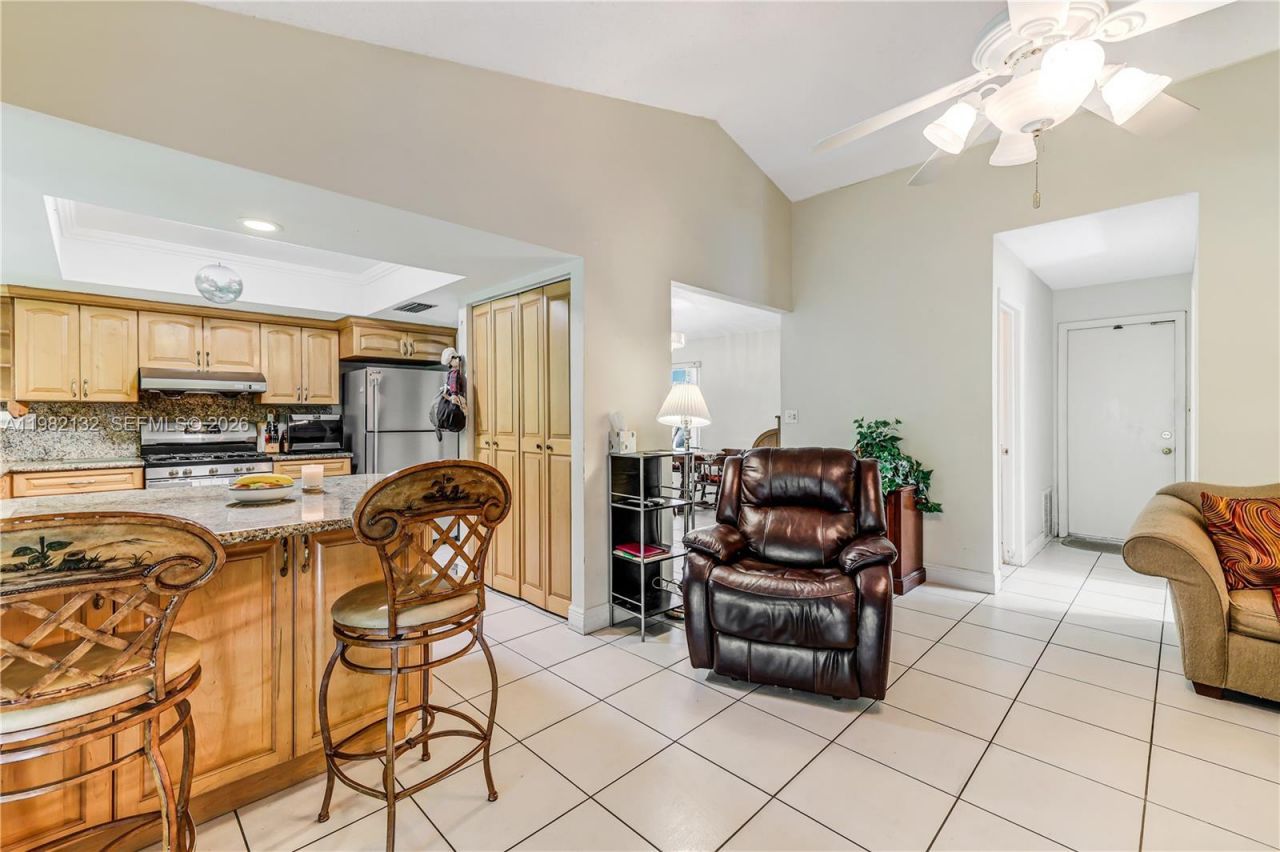 11541 SW 100th St , Miami, FL 33176 Photo