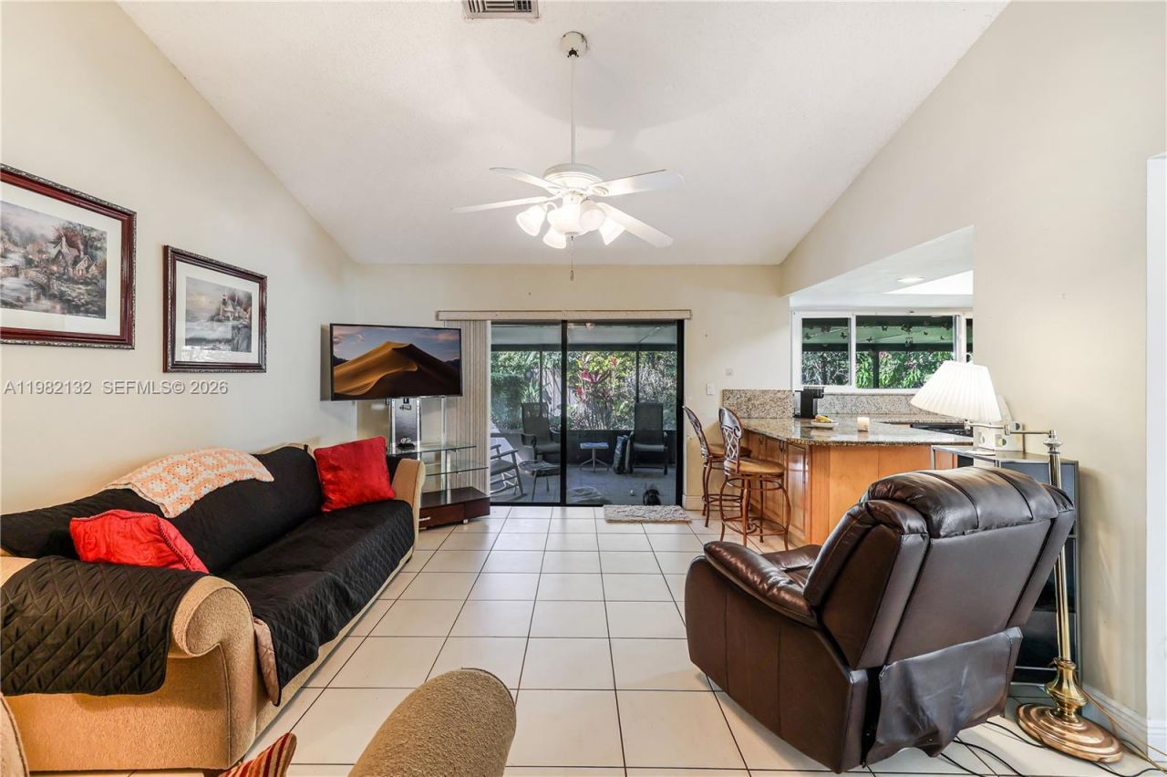 11541 SW 100th St , Miami, FL 33176 Photo