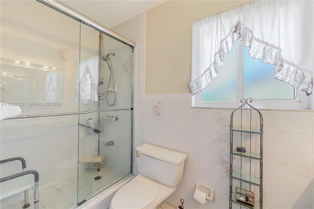 11541 SW 100th St , Miami, FL 33176 Photo