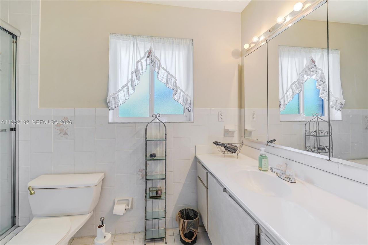 11541 SW 100th St , Miami, FL 33176 Photo