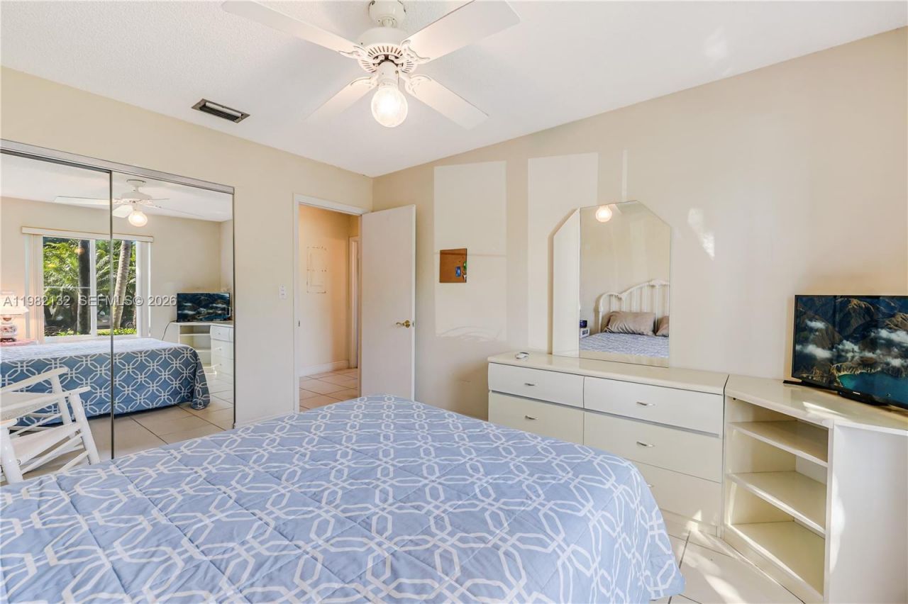 11541 SW 100th St , Miami, FL 33176 Photo