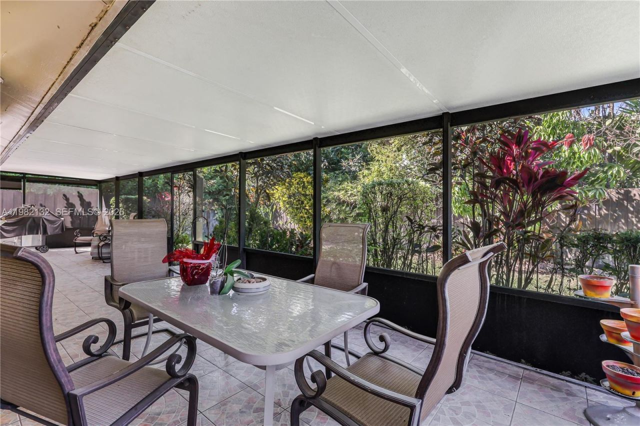 11541 SW 100th St , Miami, FL 33176 Photo