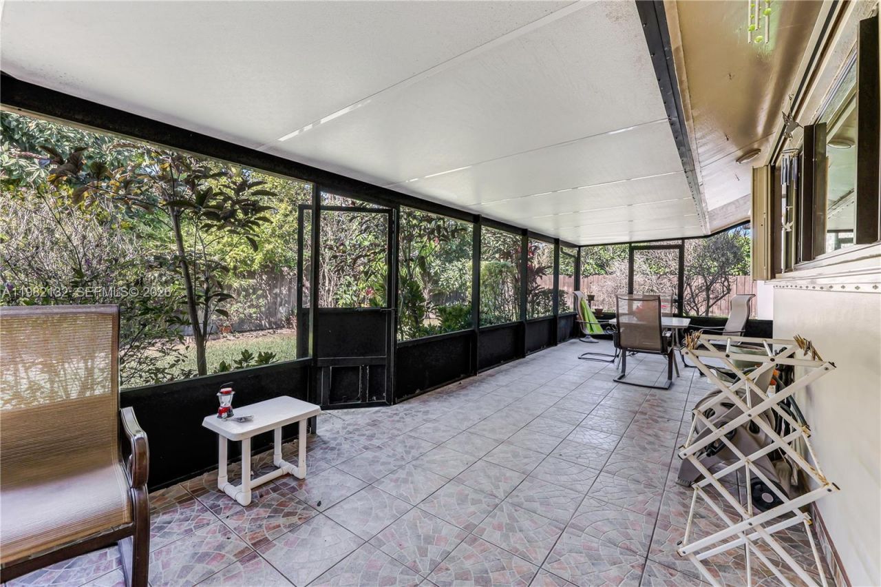 11541 SW 100th St , Miami, FL 33176 Photo