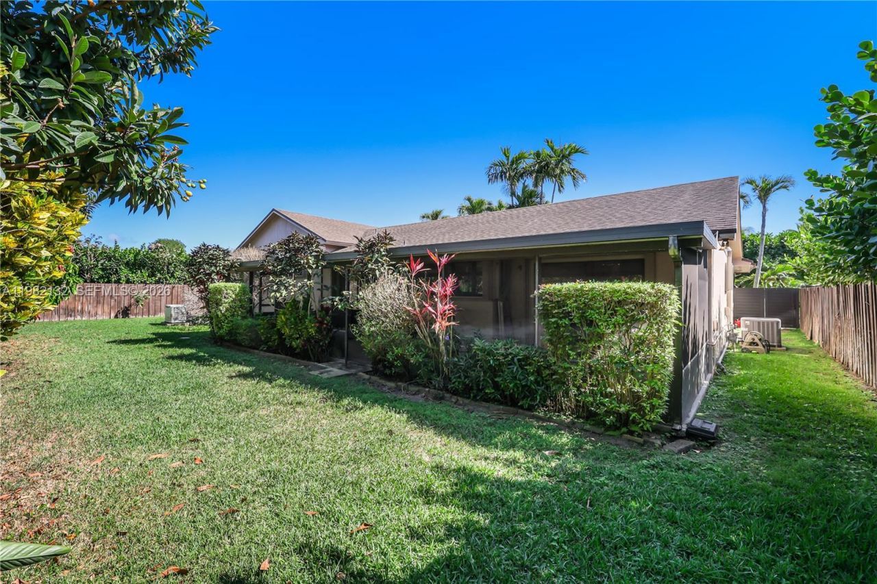 11541 SW 100th St , Miami, FL 33176 Photo