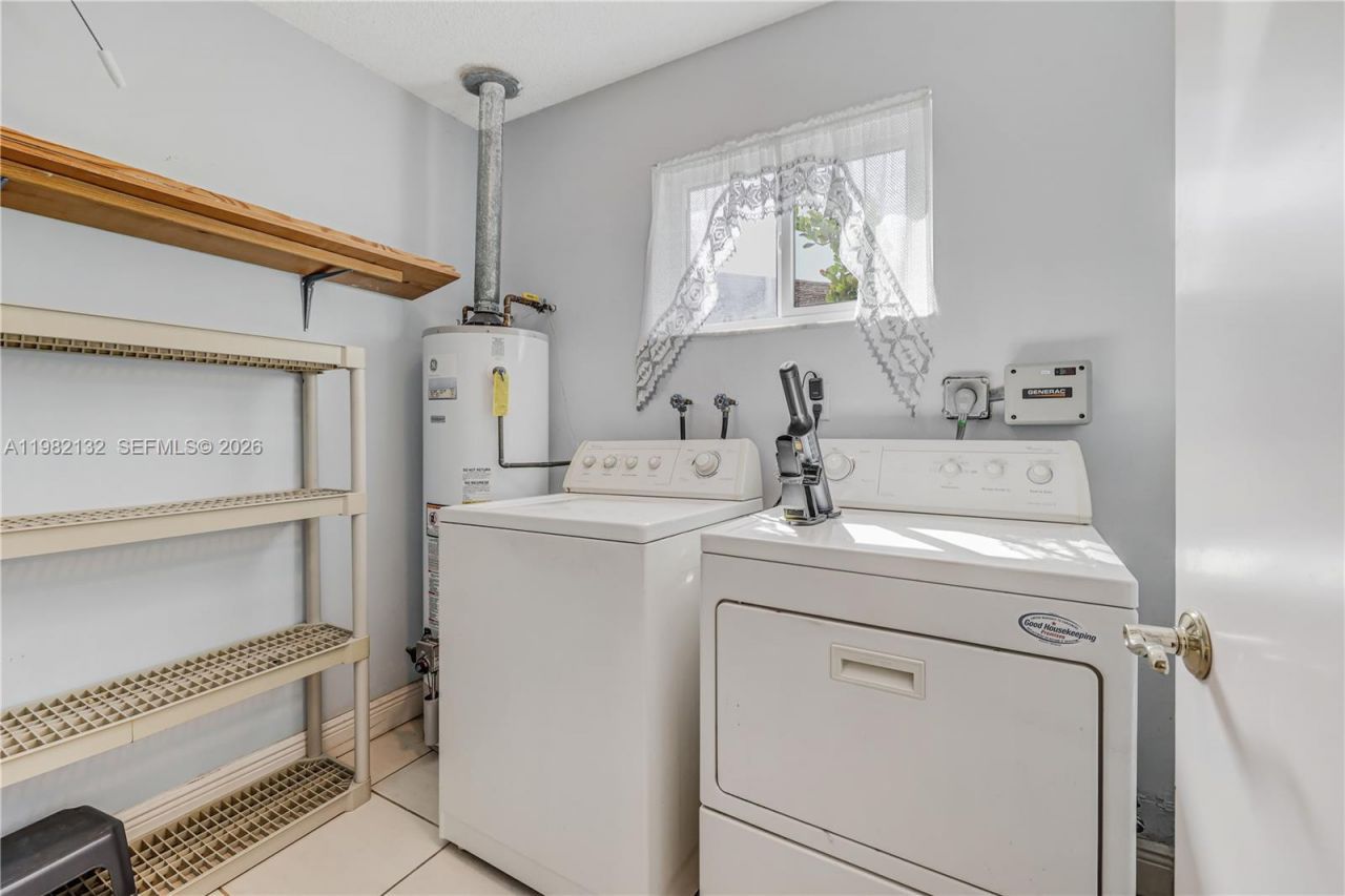 11541 SW 100th St , Miami, FL 33176 Photo