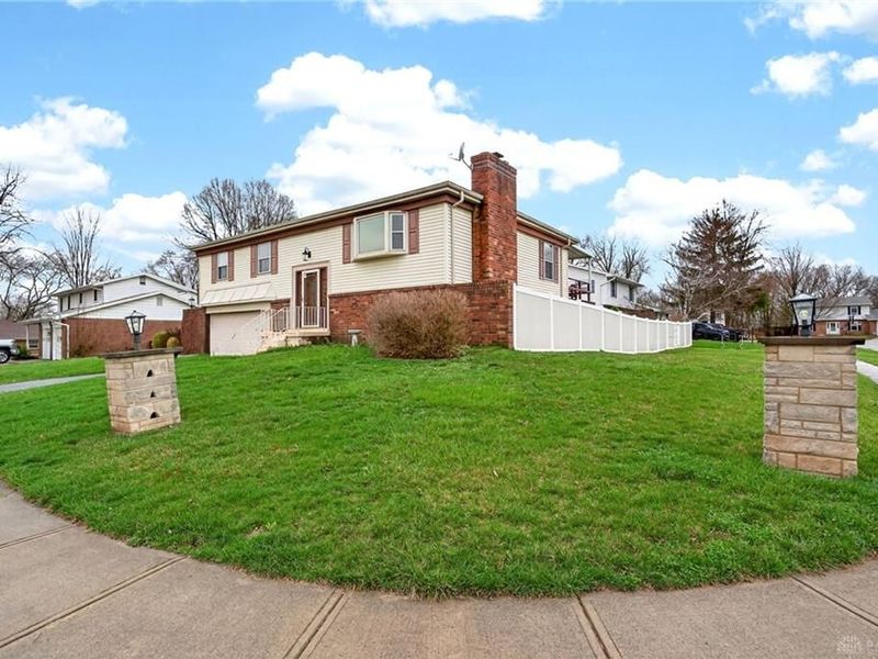 7031 Union Schoolhouse Road, Riverside, OH 45424 Photo 2